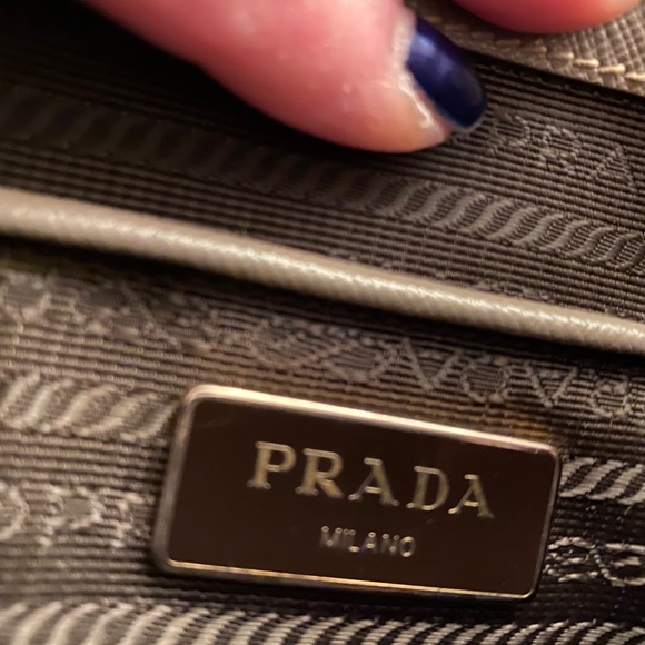 PRADA SAFFIANO LUX DOUBLE ZIP HANDBAG (ARGUILLA) - Picture 2 of 16